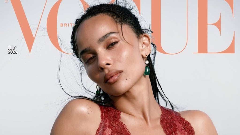 Zoë Kravitz en la portada de Vogue mostrando un look audaz