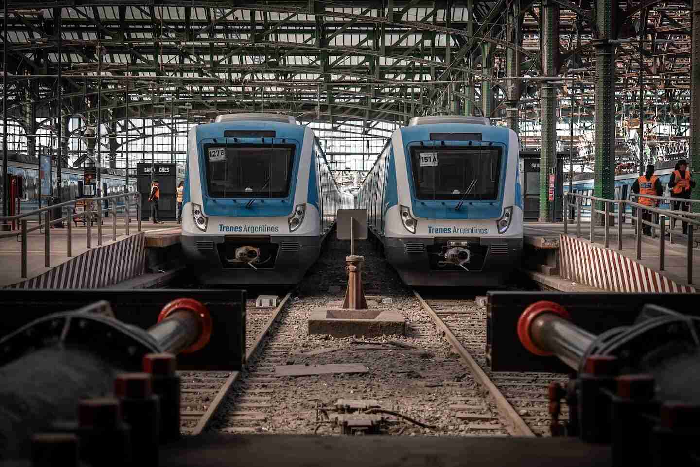 Trenes Argentinos en una estación del Área Metropolitana de Buenos Aires