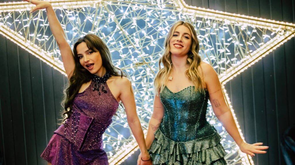 Brenda Asnicar y Laura Esquivel en el escenario