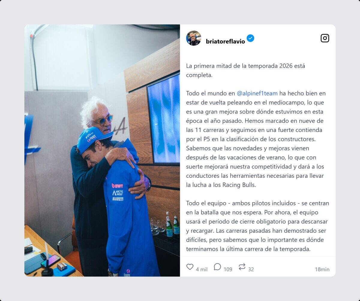 Flavio Briatore abraza a Franco Colapinto en el paddock de Alpine tras la primera mitad de temporada