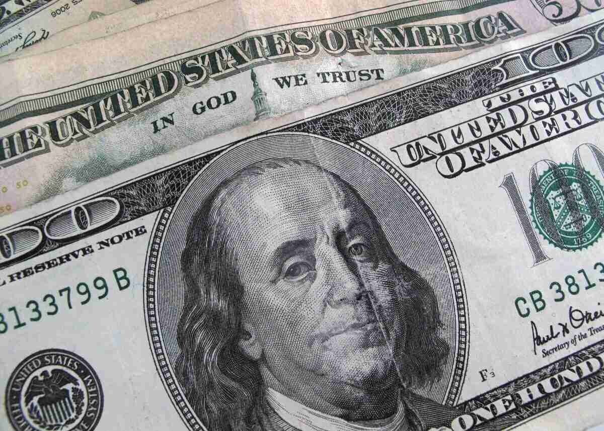 Billete de 100 dólares de Estados Unidos con la imagen de Benjamin Franklin