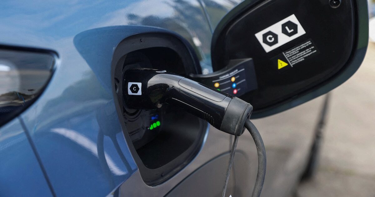 Crecimiento de autos híbridos y eléctricos en Argentina