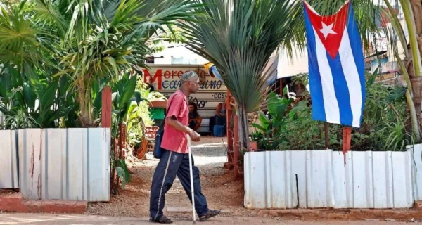 Cuba anuncia apertura al capital privado en su economía