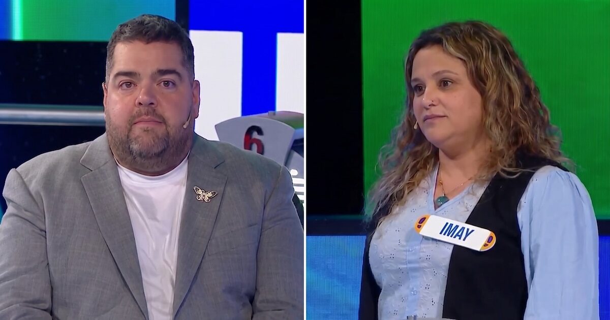 Darío Barassi interactuando con una participante en Ahora Caigo