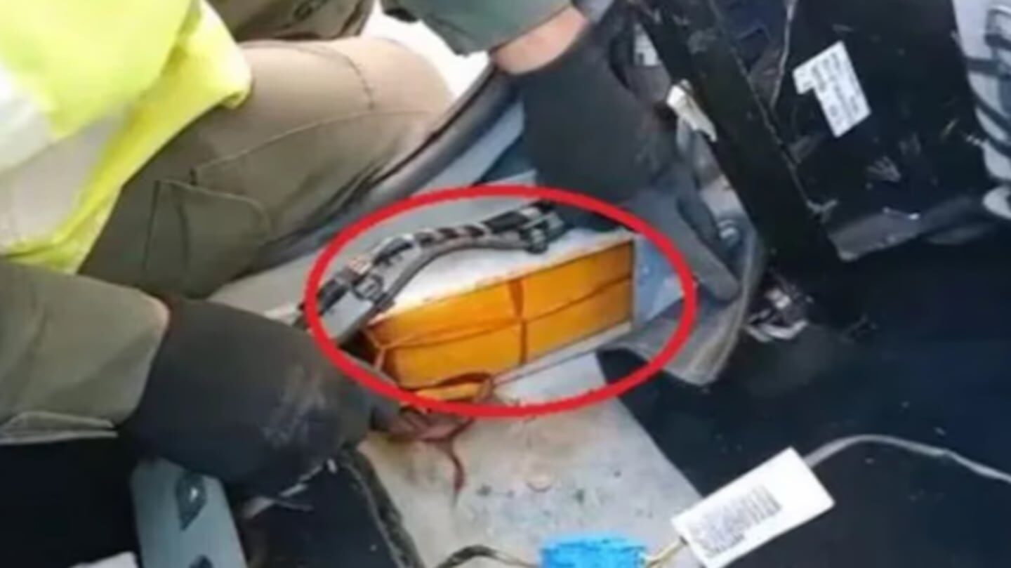 Operativo de Gendarmería Nacional en Jujuy mostrando el hallazgo de cocaína escondida en un vehículo