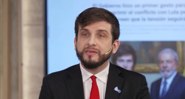 Iván Dubois durante la entrevista sobre la confianza en el Gobierno