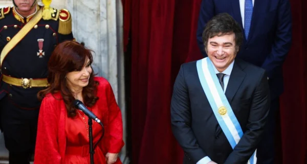 Cristina Kirchner y Javier Milei en un acto oficial