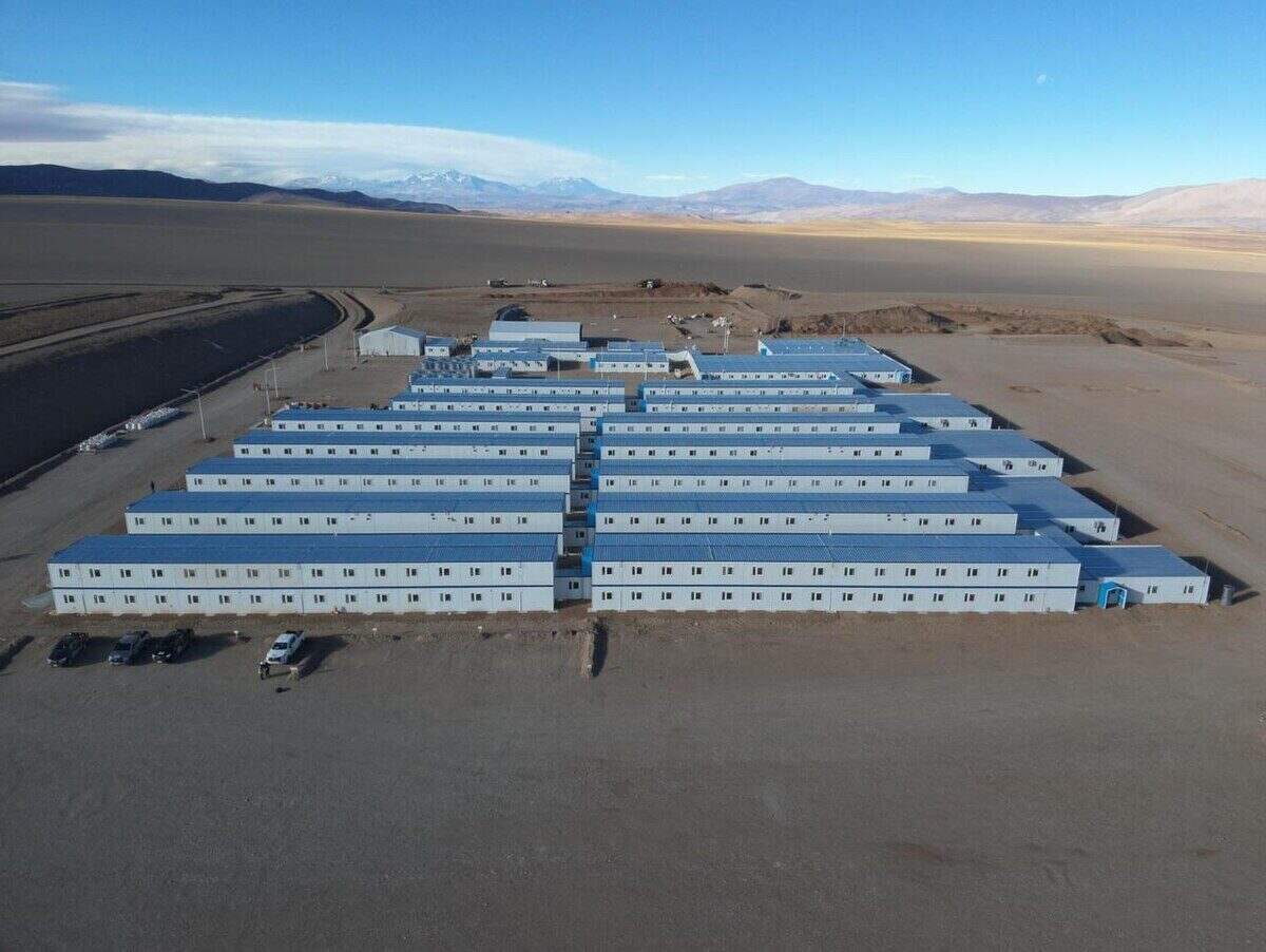 Vista aérea del campamento de la joint venture Vicuña en Argentina