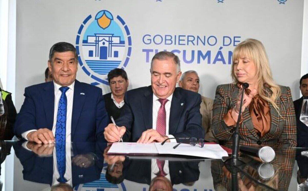 El gobernador Osvaldo Jaldo firma un acuerdo sobre desdoblamiento electoral en Tucumán