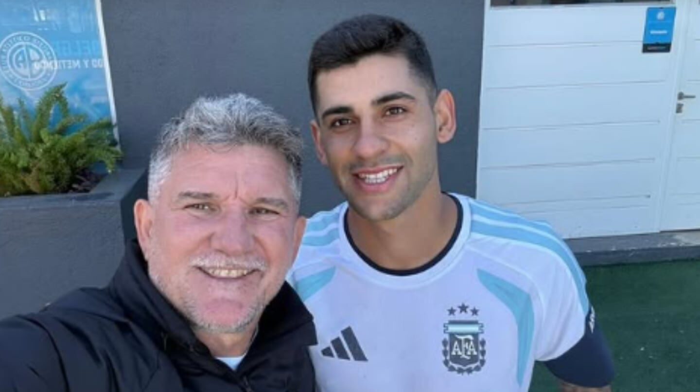 Luis Artime y Cristian Romero posando juntos en una selfie