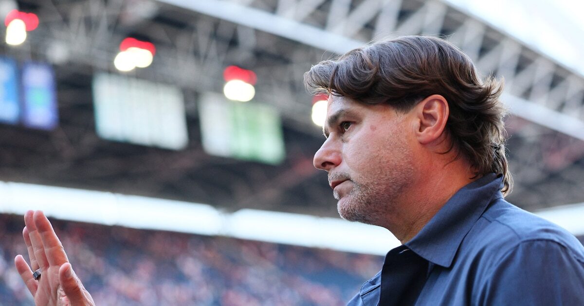 Mauricio Pochettino dirigiendo a la selección de Estados Unidos
