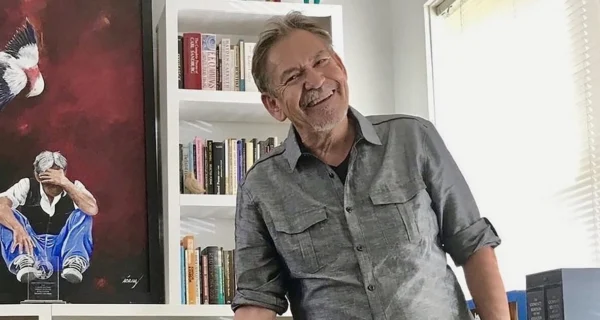 Benjamin Alire Sáenz, poeta y novelista latinoamericano