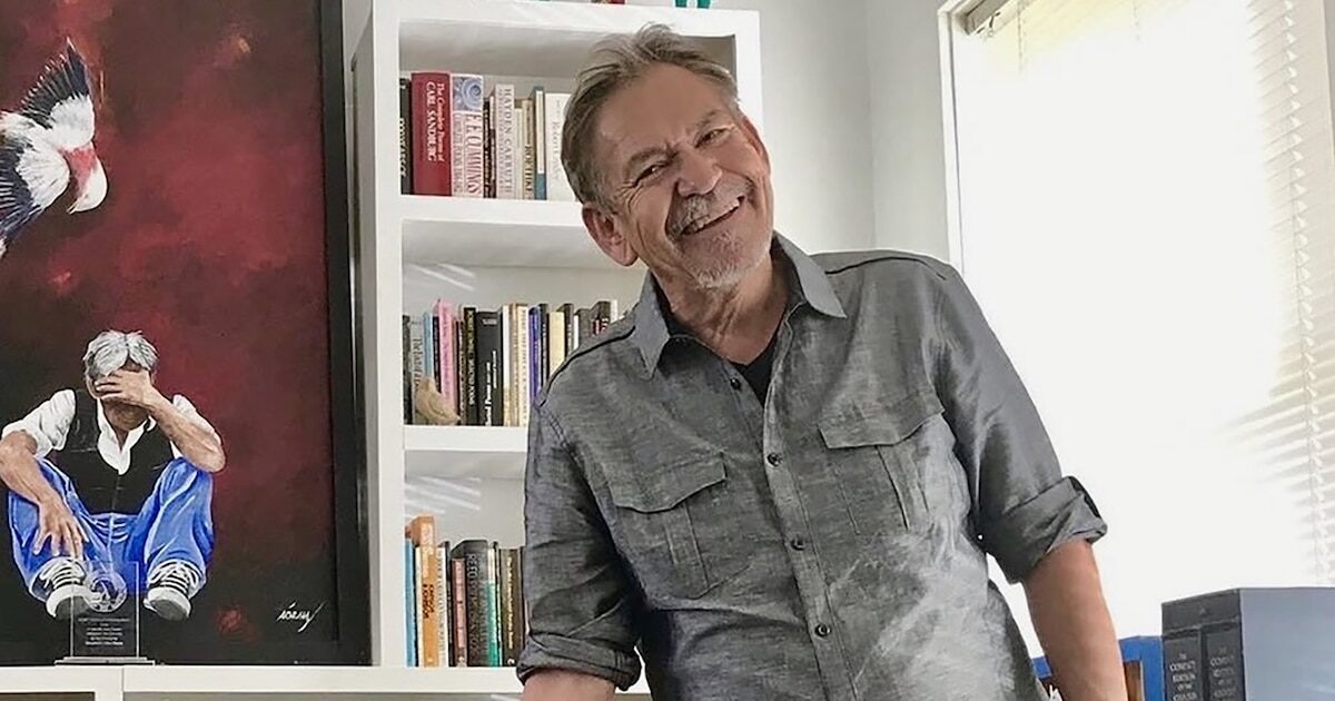 Benjamin Alire Sáenz, poeta y novelista latinoamericano