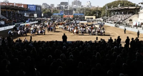 Inauguración de la Exposición Rural de Palermo con críticas de Federación Agraria