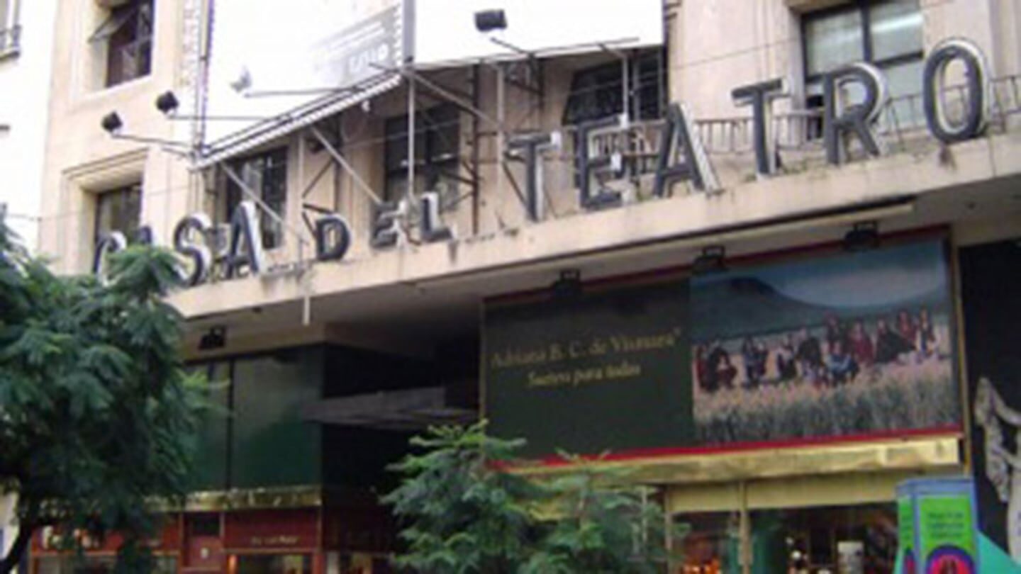Fachada de la Casa del Teatro en Argentina