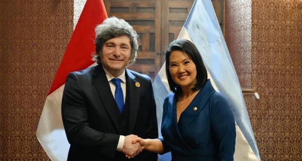 Javier Milei y Keiko Fujimori durante su reunión en Perú