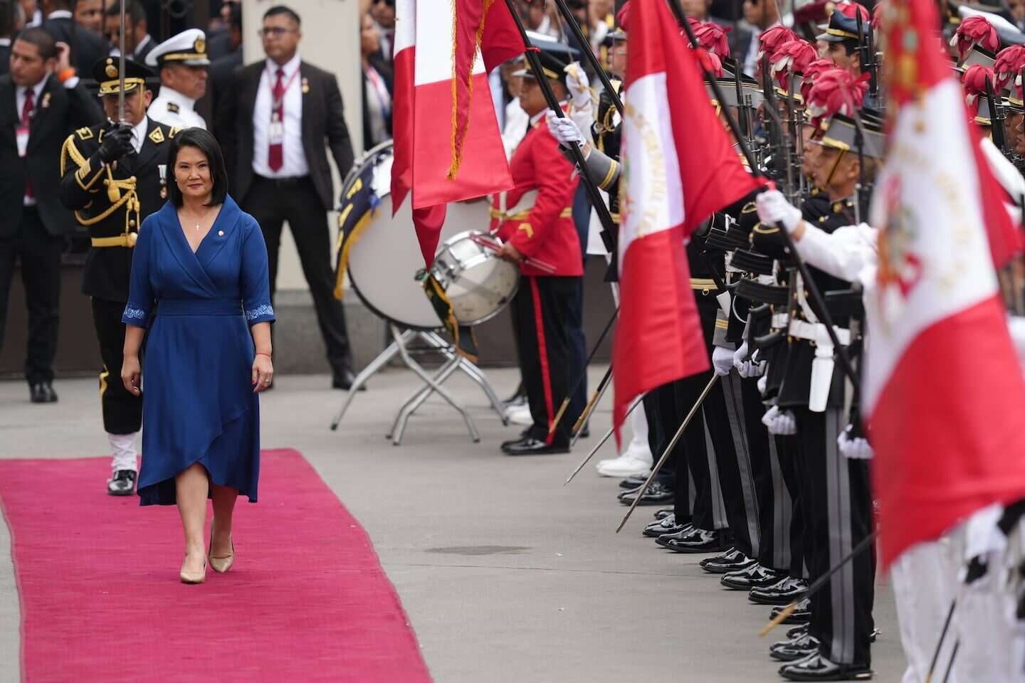 Keiko Fujimori asume la presidencia del Perú en una ceremonia en el Congreso de Lima