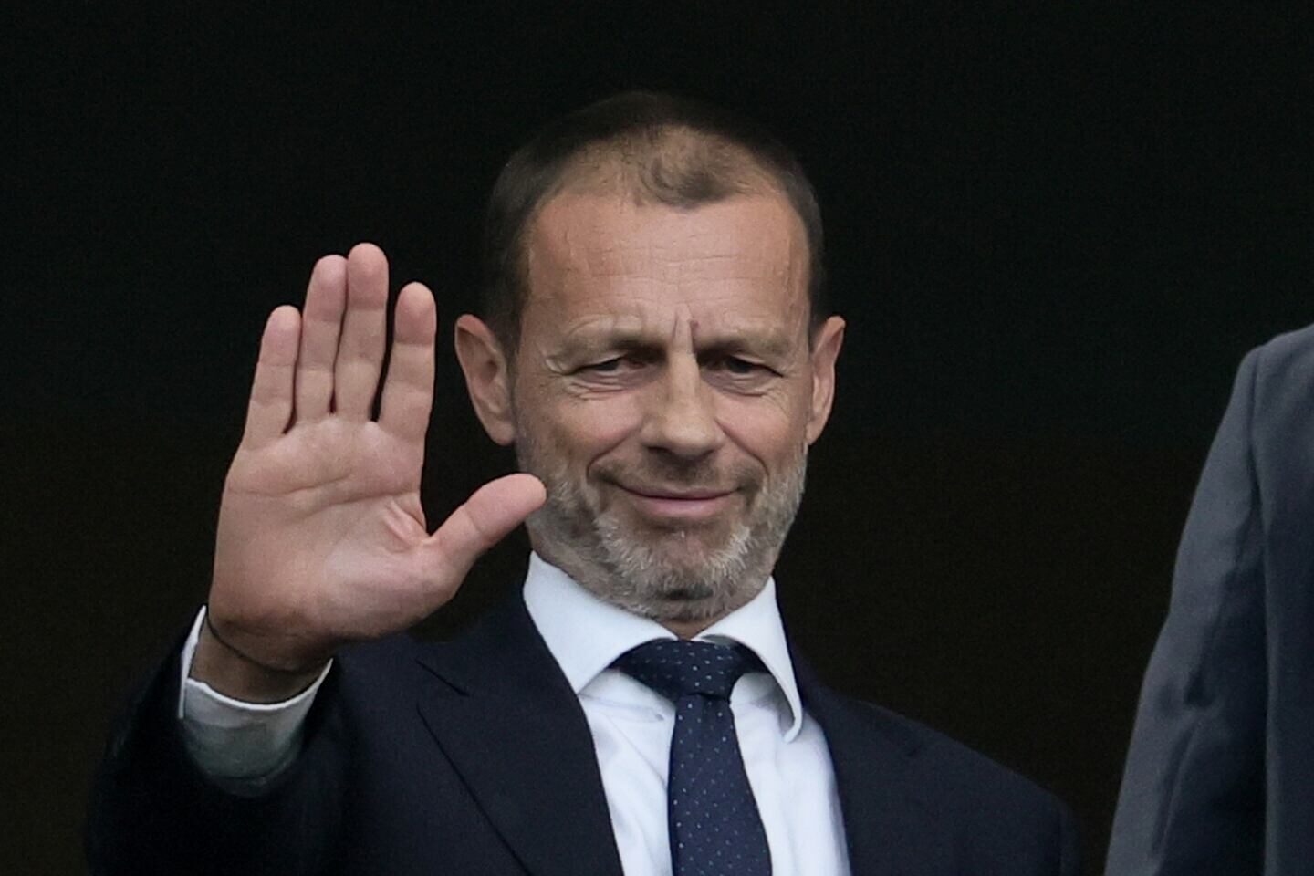 Aleksander Čeferin, presidente de la UEFA, saluda durante un evento