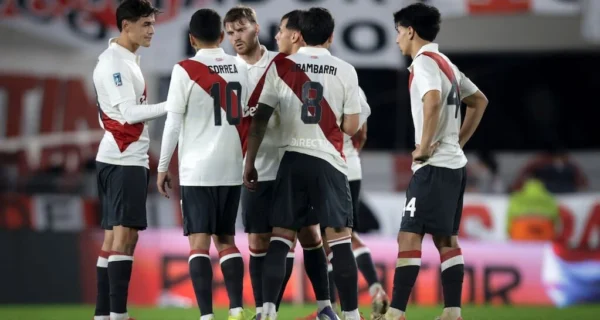 Germán Pezzella entrenando en River Plate