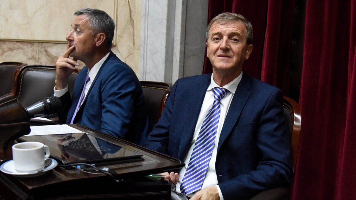 María Emilia Soria sentada en el recinto legislativo durante una sesión