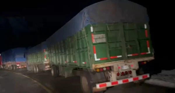 Camiones varados en Neuquén