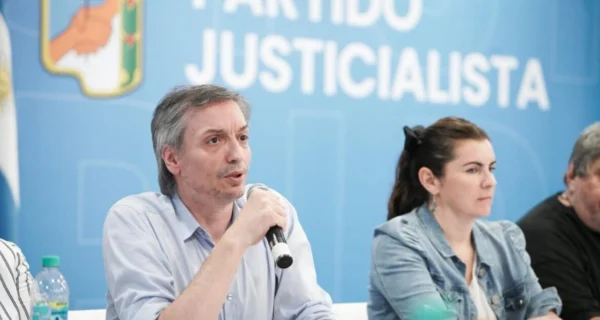 Máximo Kirchner durante la presentación de su proyecto de ley en el Congreso