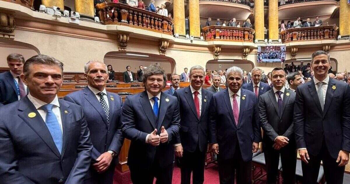 Javier Milei en reunión con líderes de derecha en Perú