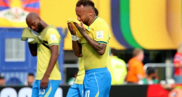 Neymar en su último partido con la selección brasileña