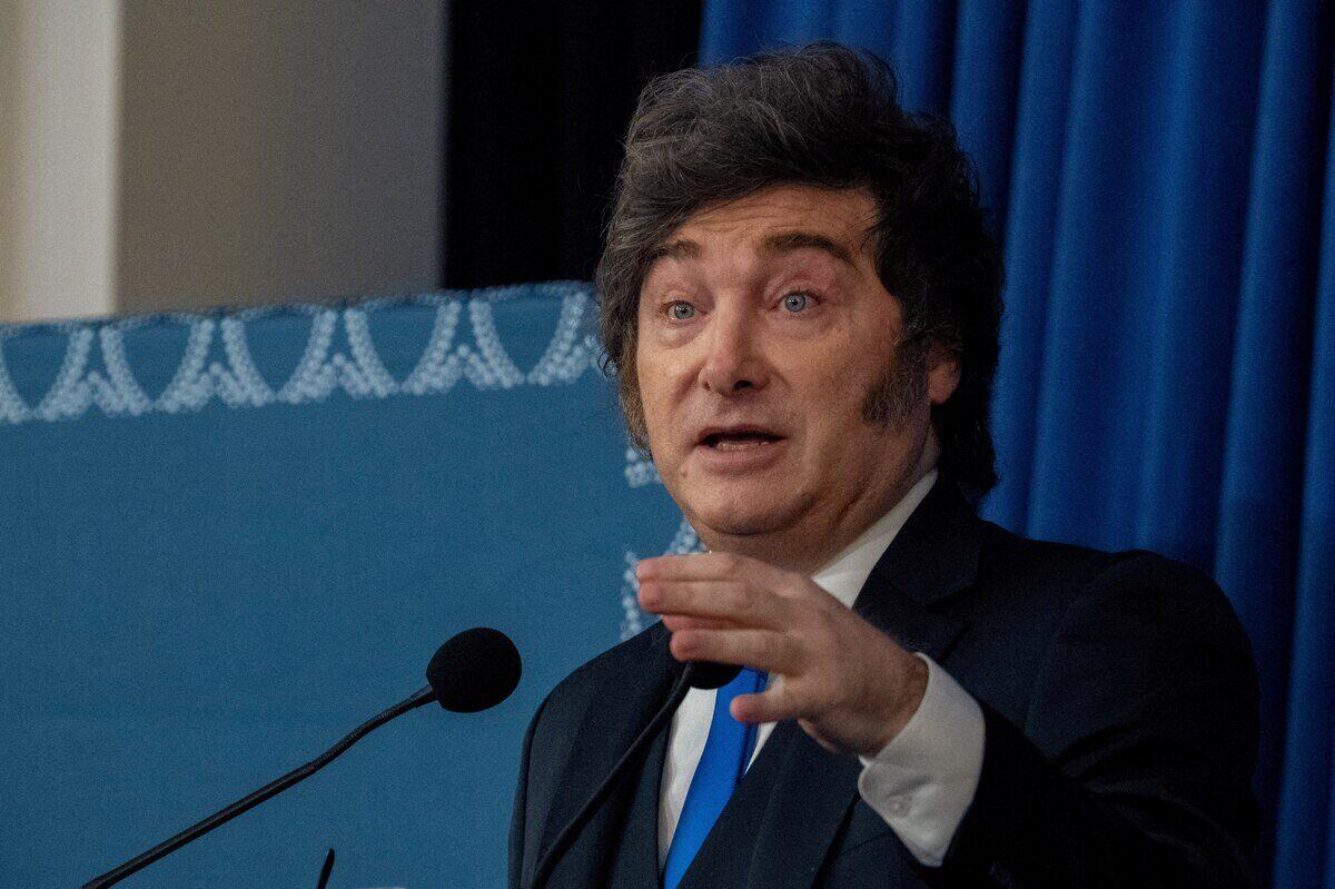 Funcionario del Gobierno argentino durante una conferencia de prensa sobre nombramientos clave en Seguridad y Justicia