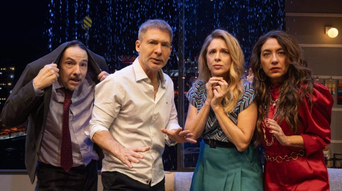 Actores en escena durante los Premios Pinti 2026 en el Teatro Colón