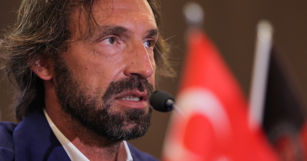 Paolo Maldini y Leonardo durante una conferencia de prensa