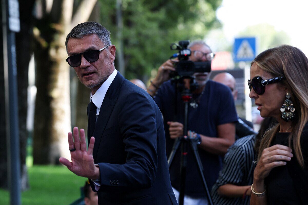 Paolo Maldini y Leonardo abandonan un evento tras su renuncia en la Federación Italiana de Fútbol