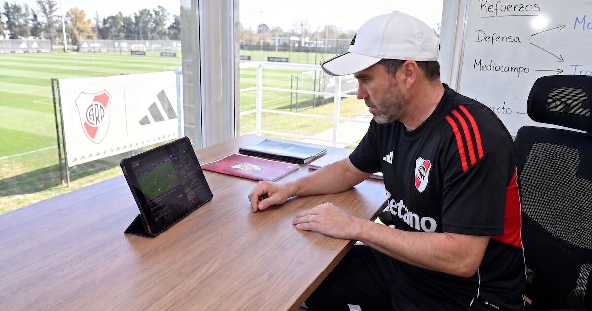 Eduardo Coudet analiza refuerzos para River Plate