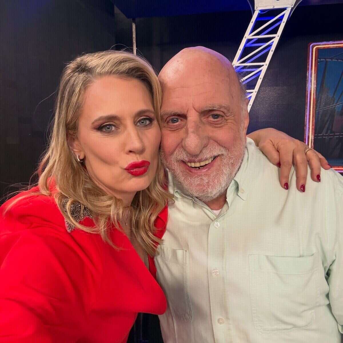 Rocío Marengo y Horacio Pagani posan juntos en el set de Bendita