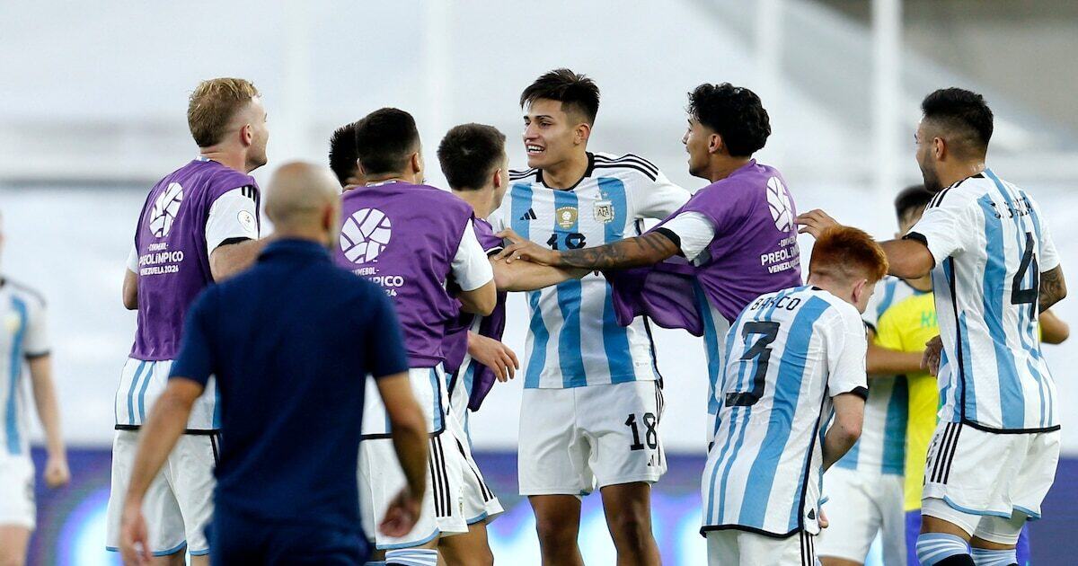 Santiago Castro en acción durante un partido