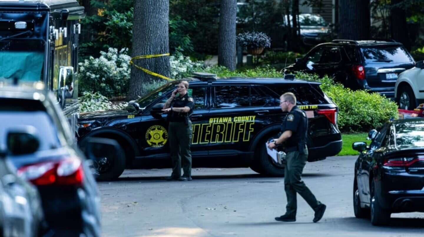 Policías en la escena del crimen en Grand Haven Township tras un trágico incidente familiar