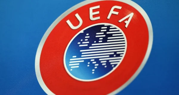 UEFA y FIFA en conflicto